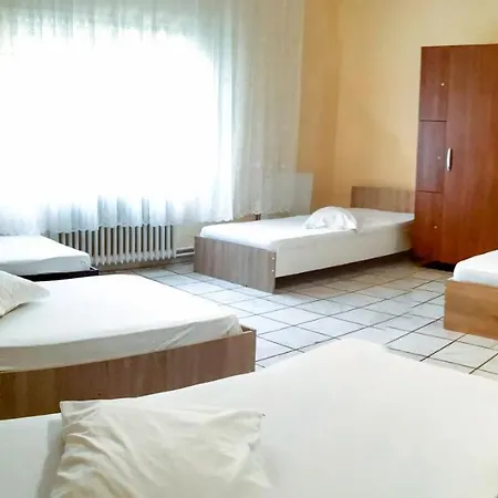 Vila Maria Hostel *